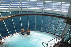 >Jacuzzi suspendu