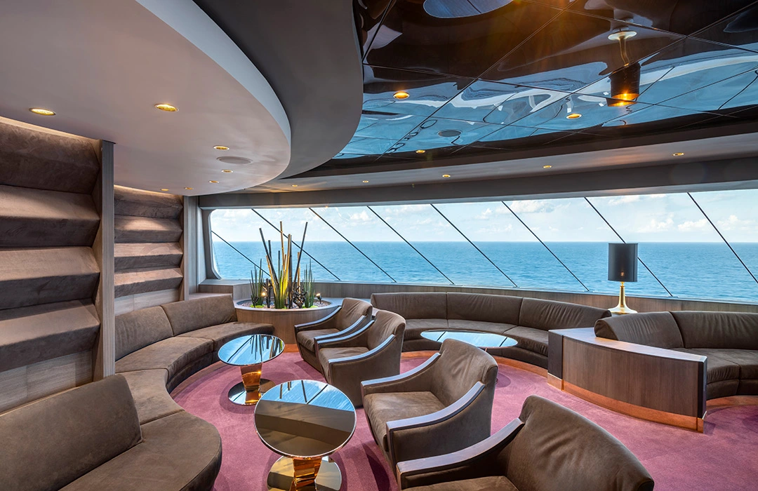 Top sail lounge