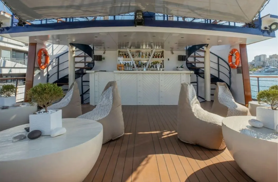 Salon et bar en plein air