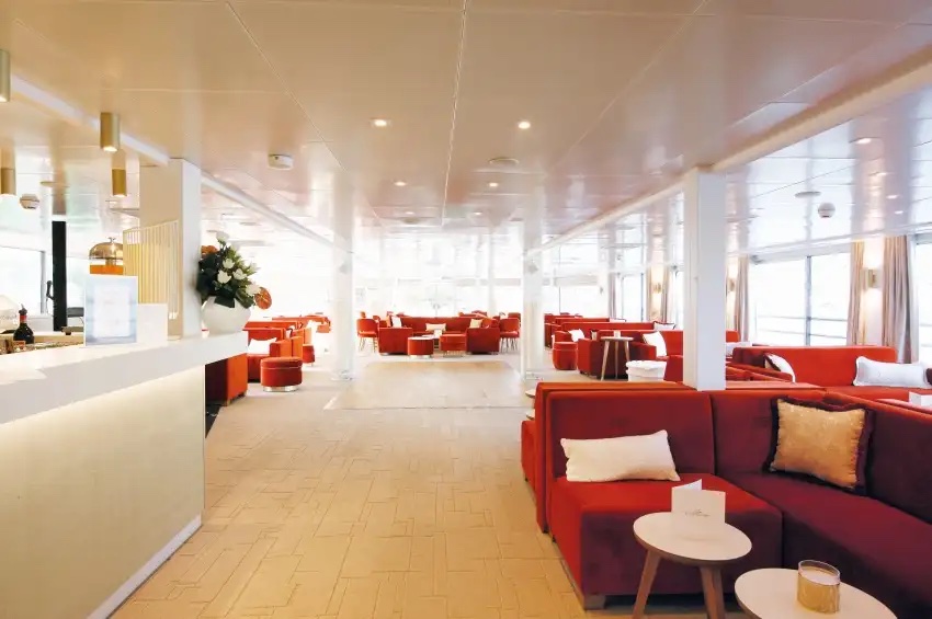 Bar Amalia Rodriguez CroisiEurope