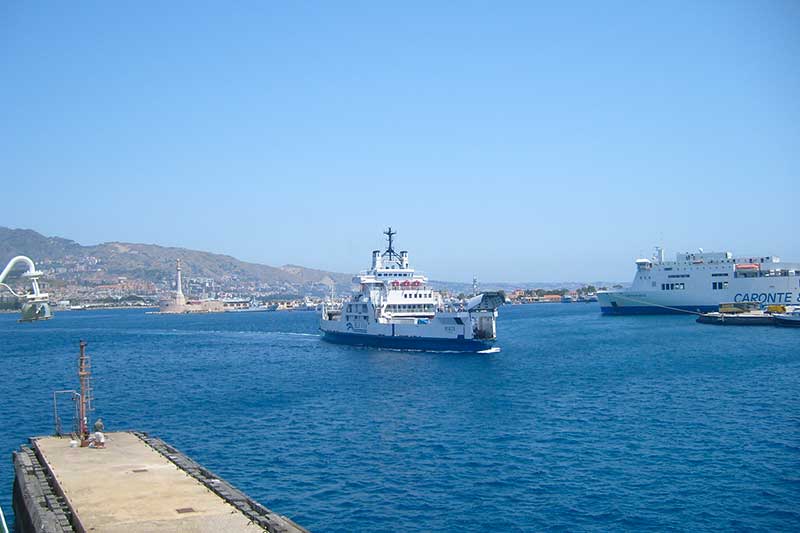 Messine (passage detroit), Italie